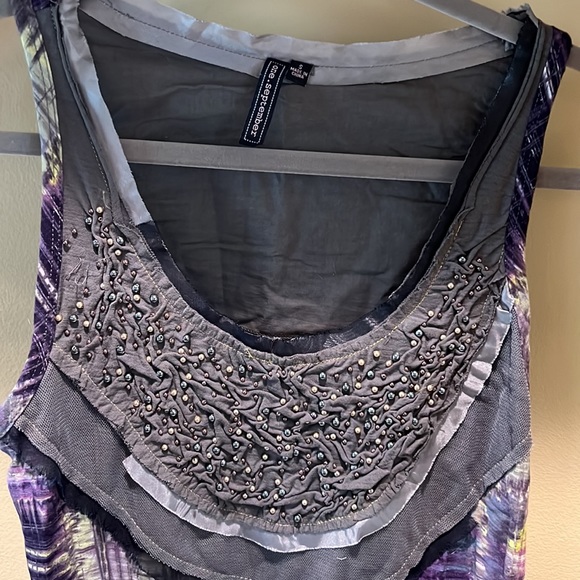Abstract, beaded tank - Picture 2 of 4